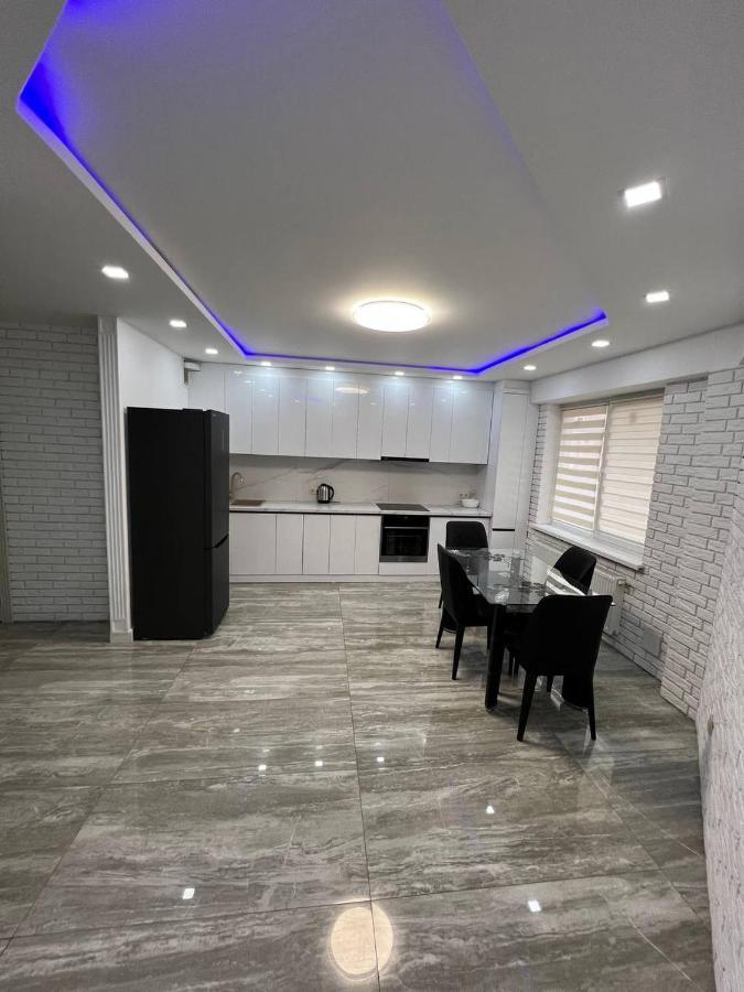 Luxrent Lägenhet Chişinau Exteriör bild